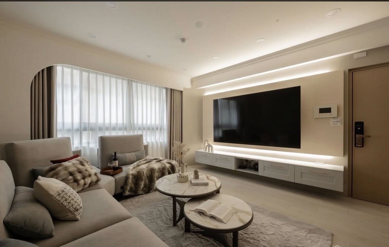 Why Furniture Showrooms Prefer Prop TV Over Functional Televisions